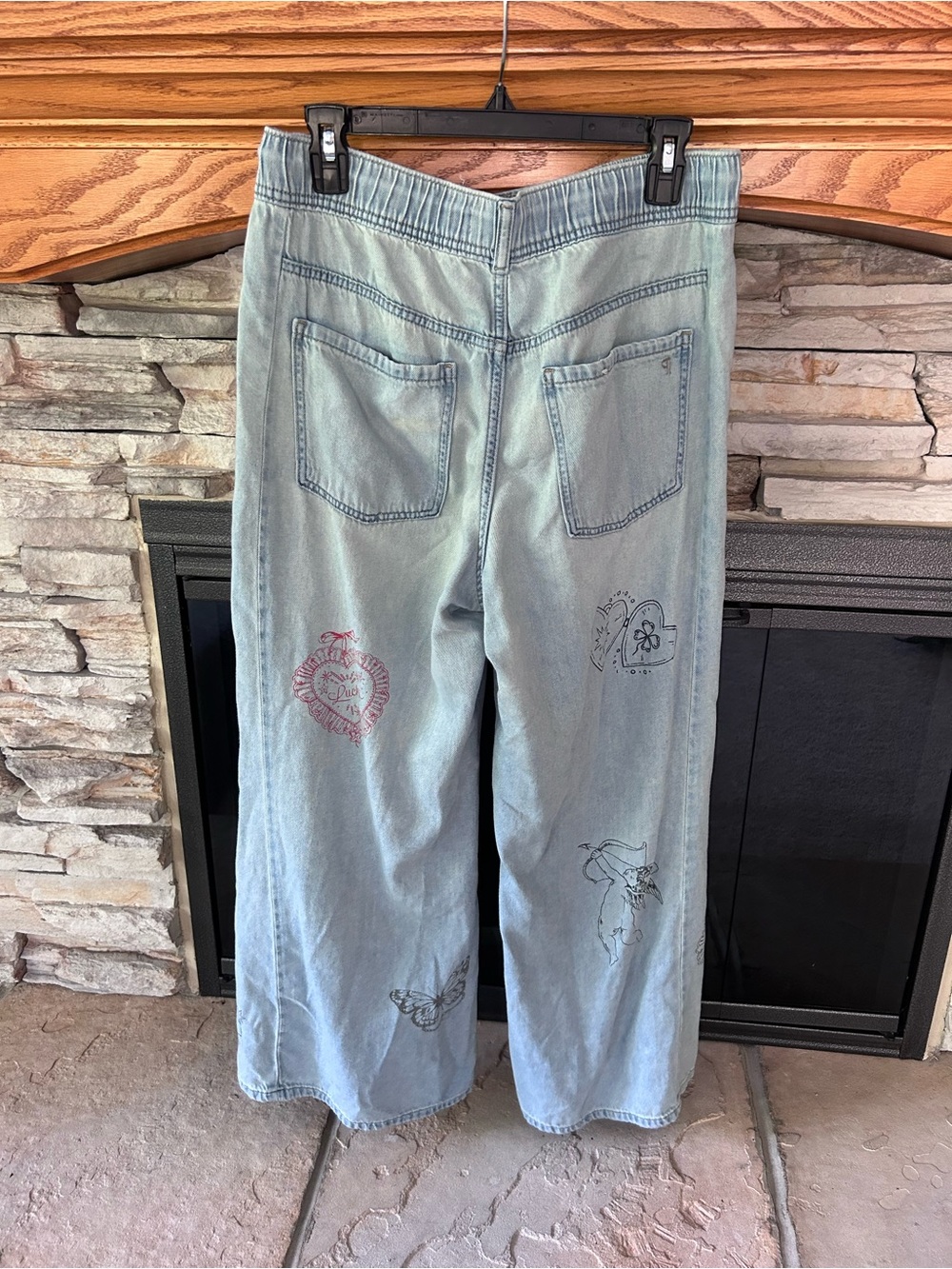 Pilcro Adi Mid-Rise Flare Embellished Jeans with Hearts and Cherubs - Picture 2 of 5